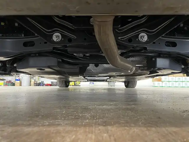 トヨタ プリウス G 道央・札幌 2023(令5)年 3.4万km アティチュードブラックマイカ 4WD/寒冷地仕様/純正8型ディスプレイ/フルセグTV/Bluetooth/Miracast/　（コネクティッドナビ対応）/バックカメラ/セーフティセンス/・衝突軽減ブレーキ/・レーンキープアシスト/・横滑り防止/オートマチックハイビーム/レーダークルーズコントロール/シートヒーター（D/N）/ミラーヒーター/電動パーキングブレーキ/ブラインドスポットモニター/フロントワイパーデアイサー/ヘッドライトレベライザー/ビルトインETC2.0/ドライブレコーダー（前後）/スマートキー×2/純正エンジンスターター/ドアバイザー/純正フロアマット/保証書/取扱説明書