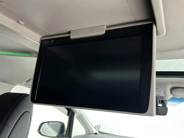 トヨタ アルファードハイブリット SR Cパッケージ 道央・札幌 2019(令1)年 2.4万km ホワイトパールクリスタルシャイン ・DOP１０インチSDナビ（NSZN-Z68T）/　CD/DVD/SD/BT/HDMI/フルセグTV/・純正12.1インチフリップダウンモニター（V12T-R68C）/・ツインムーンルーフ/・デジタルインナーミラー/・ビルトインETC2.0/・TRDエアロ＋マフラー/・積込RAYS/VERUSUS１９インチAW/　（夏245/45R19　残８ｍｍ）/・レーダークルーズコントロール（全車速追従機能付）/・トヨタセーフティセンス/　PCS/　LTA(センタートレース、操舵支援、ふらつき検知)/　PKSB/　BSM/　RSA/　先行車発進告知/・クリアランスソナー前後/・EV＆ECO MODE/・ブレーキホールド/・電子パーキングブレーキ/・ステアリングヒーター/・レザーシート/・D席メモリーシート/・D+N席シートベンチレーション/・D+N+２列目シートヒーター/・nanoe付デュアルAAC（WAC）/・三眼LEDヘッドライト/・LEDフォグランプ/・LEDフットイルミネーション/・オートマチックハイビーム/・オートライト/・オートワイパー/・ステアリングスイッチ/・格納式リヤサンシェード/・純正フロアマット/・ドアバイザー/・ドアミラーウィンカー/・プッシュスタート/・スマートキー