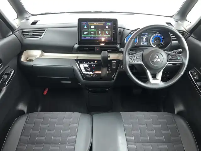 三菱 デリカミニ T プレミアム 愛知県 2024(令6)年 2万km グレー 4WD/寒冷地仕様/e-Assist/  　・衝突被害軽減ブレーキシステム/　　・車線逸脱警報システム/　　・ふらつき警報/　　・オートマチックハイビーム/　　・標識認識システム/マイパイロット/　　・レーダークルーズコントロール/　　・車線維持支援機能/デジタルインナーミラー/純正9インチディスプレイオーディオ/Bluetooth対応/マルチアラウンドモニター/ETC/革巻きステアリング/ステアリングヒーター/ハーフレザーシート/シートヒーター（前席）/両側パワースライドドア/純正LEDヘッドライト/フォグランプ/純正15インチアルミホイール