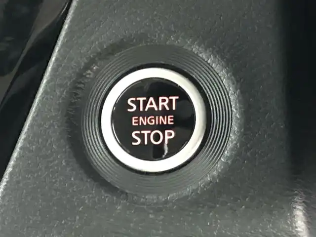 三菱 デリカミニ T プレミアム 愛知県 2024(令6)年 2万km グレー 4WD/寒冷地仕様/e-Assist/  　・衝突被害軽減ブレーキシステム/　　・車線逸脱警報システム/　　・ふらつき警報/　　・オートマチックハイビーム/　　・標識認識システム/マイパイロット/　　・レーダークルーズコントロール/　　・車線維持支援機能/デジタルインナーミラー/純正9インチディスプレイオーディオ/Bluetooth対応/マルチアラウンドモニター/ETC/革巻きステアリング/ステアリングヒーター/ハーフレザーシート/シートヒーター（前席）/両側パワースライドドア/純正LEDヘッドライト/フォグランプ/純正15インチアルミホイール