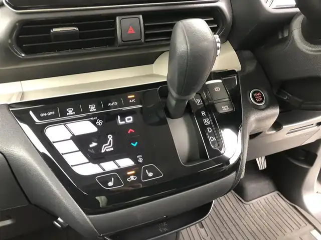 三菱 デリカミニ T プレミアム 愛知県 2024(令6)年 2万km グレー 4WD/寒冷地仕様/e-Assist/  　・衝突被害軽減ブレーキシステム/　　・車線逸脱警報システム/　　・ふらつき警報/　　・オートマチックハイビーム/　　・標識認識システム/マイパイロット/　　・レーダークルーズコントロール/　　・車線維持支援機能/デジタルインナーミラー/純正9インチディスプレイオーディオ/Bluetooth対応/マルチアラウンドモニター/ETC/革巻きステアリング/ステアリングヒーター/ハーフレザーシート/シートヒーター（前席）/両側パワースライドドア/純正LEDヘッドライト/フォグランプ/純正15インチアルミホイール