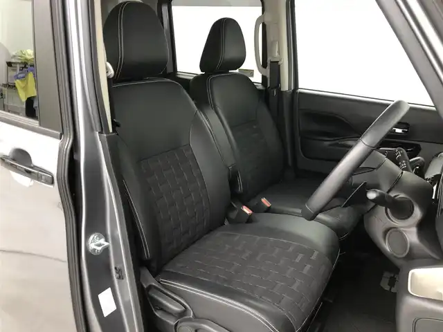 三菱 デリカミニ T プレミアム 愛知県 2024(令6)年 2万km グレー 4WD/寒冷地仕様/e-Assist/  　・衝突被害軽減ブレーキシステム/　　・車線逸脱警報システム/　　・ふらつき警報/　　・オートマチックハイビーム/　　・標識認識システム/マイパイロット/　　・レーダークルーズコントロール/　　・車線維持支援機能/デジタルインナーミラー/純正9インチディスプレイオーディオ/Bluetooth対応/マルチアラウンドモニター/ETC/革巻きステアリング/ステアリングヒーター/ハーフレザーシート/シートヒーター（前席）/両側パワースライドドア/純正LEDヘッドライト/フォグランプ/純正15インチアルミホイール