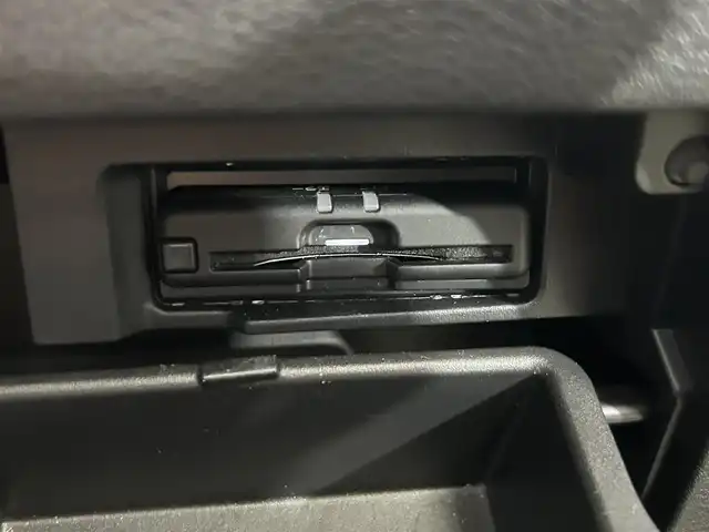 日産 セレナ ハイウェイスター V 大阪府 2020(令2)年 1.7万km ダイヤモンドブラック 全方位カメラ　後席モニター　フロントエアロ　カプロンシート　ＢＳＭ　クルコン　純正ナビＴＶ　両側電動　ＥＴＣ　ドラレコ　クリアランスソナー　オートマチックハイビーム　オートライト　ＬＥＤヘッドライト