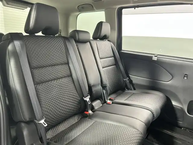 日産 セレナ ハイウェイスター V 大阪府 2020(令2)年 1.7万km ダイヤモンドブラック 全方位カメラ　後席モニター　フロントエアロ　カプロンシート　ＢＳＭ　クルコン　純正ナビＴＶ　両側電動　ＥＴＣ　ドラレコ　クリアランスソナー　オートマチックハイビーム　オートライト　ＬＥＤヘッドライト