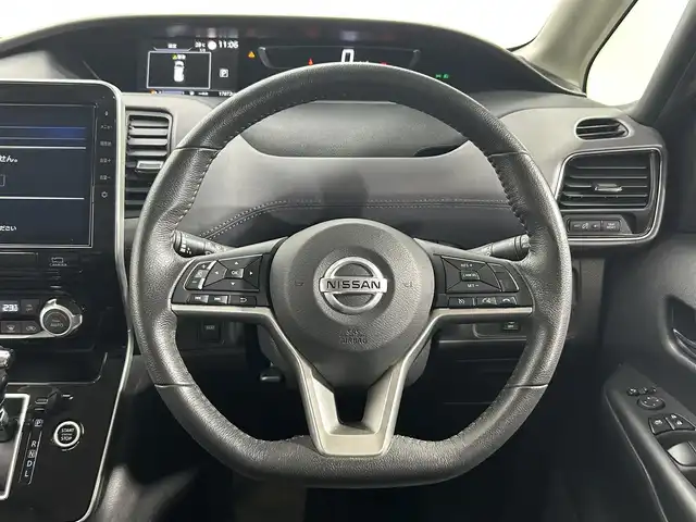 日産 セレナ ハイウェイスター V 大阪府 2020(令2)年 1.7万km ダイヤモンドブラック 全方位カメラ　後席モニター　フロントエアロ　カプロンシート　ＢＳＭ　クルコン　純正ナビＴＶ　両側電動　ＥＴＣ　ドラレコ　クリアランスソナー　オートマチックハイビーム　オートライト　ＬＥＤヘッドライト