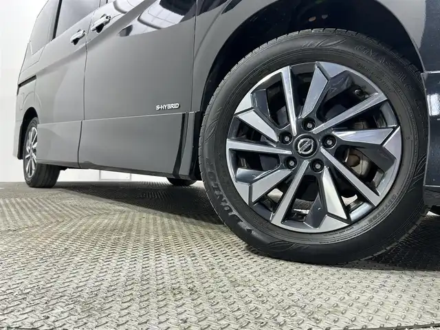 日産 セレナ ハイウェイスター V 大阪府 2020(令2)年 1.7万km ダイヤモンドブラック 全方位カメラ　後席モニター　フロントエアロ　カプロンシート　ＢＳＭ　クルコン　純正ナビＴＶ　両側電動　ＥＴＣ　ドラレコ　クリアランスソナー　オートマチックハイビーム　オートライト　ＬＥＤヘッドライト