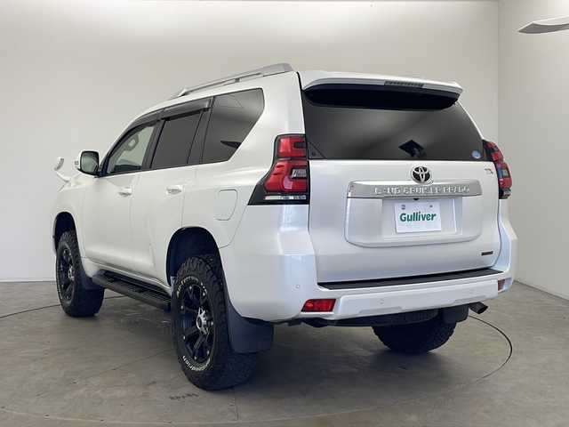 トヨタ ランドクルーザー プラド TX 秋田県 2021(令3)年 4.5万km ホワイトパールクリスタルシャイン ４WD/ワンオーナー　　/パイオニアナビ【AM/FM/BT/CD/DVD】　/フルセグＴＶ　/バックカメラ　/サンルーフ　/ニトロパワー１７インチＡＷ　/ステアリングスィッチ　/前席パワーシート/ＥＴＣ　/スマートキー　/クルーズコントロール/ルーフレール/前席シートヒーター クーラー/コーナーセンサー /ヘッドライトウォッシャー/クリフォードセキュリティー/フォグライト /ウィンカーミラー /社外フロアマット/プッシュスタート /革巻きステアリング/レザーシート/オートマチックハイビーム/オートライト/電格ミラー/レーンキープアシスト/衝突被害軽減システム/ステアリングリモコン/フロントワイパーデアイサー/クリアランスソナー /横滑り防止装置/前後ドライブレコーダー/保証書