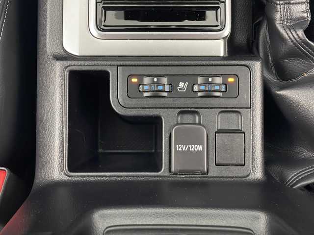 トヨタ ランドクルーザー プラド TX 秋田県 2021(令3)年 4.5万km ホワイトパールクリスタルシャイン ４WD/ワンオーナー　　/パイオニアナビ【AM/FM/BT/CD/DVD】　/フルセグＴＶ　/バックカメラ　/サンルーフ　/ニトロパワー１７インチＡＷ　/ステアリングスィッチ　/前席パワーシート/ＥＴＣ　/スマートキー　/クルーズコントロール/ルーフレール/前席シートヒーター クーラー/コーナーセンサー /ヘッドライトウォッシャー/クリフォードセキュリティー/フォグライト /ウィンカーミラー /社外フロアマット/プッシュスタート /革巻きステアリング/レザーシート/オートマチックハイビーム/オートライト/電格ミラー/レーンキープアシスト/衝突被害軽減システム/ステアリングリモコン/フロントワイパーデアイサー/クリアランスソナー /横滑り防止装置/前後ドライブレコーダー/保証書