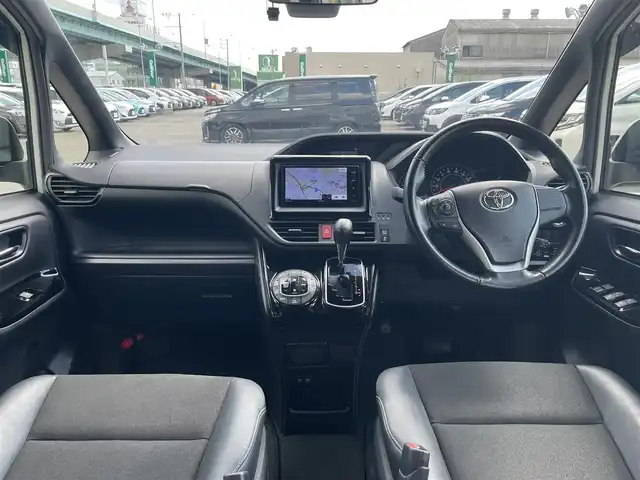 トヨタ ノア Si ダブルバイビー 福岡県 2018(平30)年 4.5万km ホワイトパールクリスタルシャイン 社外７型SDナビ(CD/BT)バックモニタートヨタセーフティーフリップダウンモニター両側パワスラクルコンドラレコETCUSBポート純正LEDヘッドライトプッシュスタートスマートキー