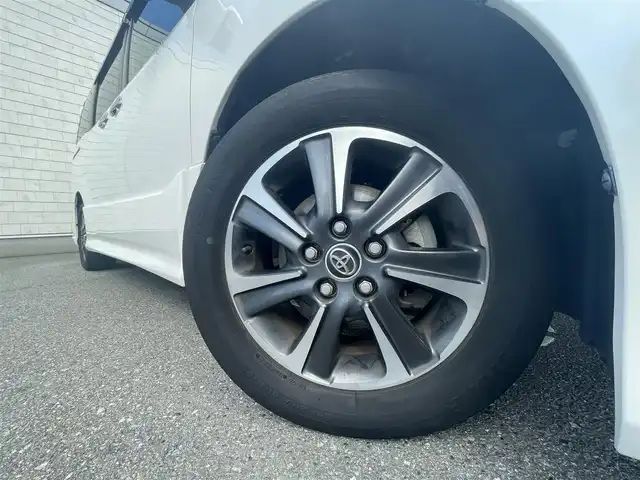 トヨタ ノア Si ダブルバイビー 福岡県 2018(平30)年 4.5万km ホワイトパールクリスタルシャイン 社外７型SDナビ(CD/BT)バックモニタートヨタセーフティーフリップダウンモニター両側パワスラクルコンドラレコETCUSBポート純正LEDヘッドライトプッシュスタートスマートキー