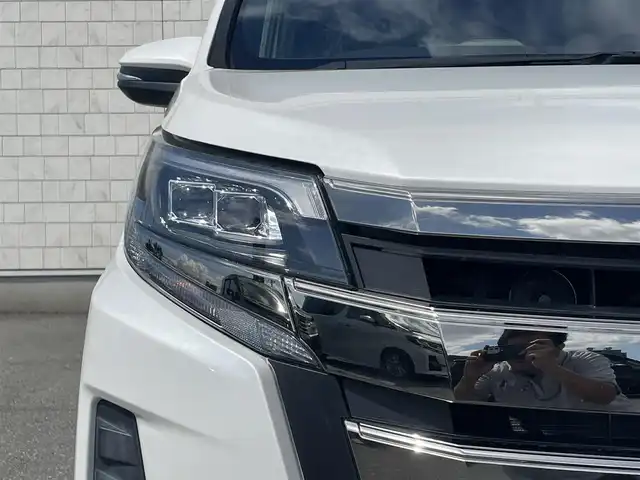 トヨタ ノア Si ダブルバイビー 福岡県 2018(平30)年 4.5万km ホワイトパールクリスタルシャイン 社外７型SDナビ(CD/BT)バックモニタートヨタセーフティーフリップダウンモニター両側パワスラクルコンドラレコETCUSBポート純正LEDヘッドライトプッシュスタートスマートキー