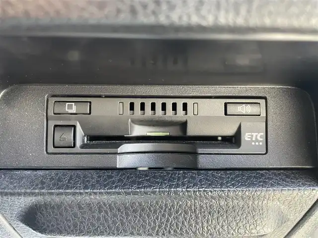 トヨタ ノア Si ダブルバイビー 福岡県 2018(平30)年 4.5万km ホワイトパールクリスタルシャイン 社外７型SDナビ(CD/BT)バックモニタートヨタセーフティーフリップダウンモニター両側パワスラクルコンドラレコETCUSBポート純正LEDヘッドライトプッシュスタートスマートキー