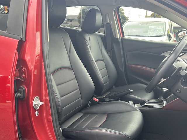 マツダ ＣＸ－３ XD ツーリング 岐阜県 2015(平27)年 5.5万km ソウルレッドプレミアムメタリック 登録時走行距離54934km/純正マツダコネクトナビ/ディスプレイオーディオ/フルセグテレビ/バックカメラ/Blue tooth・CD・AUX/純正ETC2.0/スマートブレーキサポート/iStop/ブラインドスポットモニター/パーキングセンサー/コーナーセンサー前後/ドライブレコーダー前後/レーダークルーズコントロール/レーンキープアシスト/ＬＥＤヘッドライト/オートライト/ハイビームアシスト/ウィンカーミラー/横滑り防止装置/盗難防止装置/エアバッグ運転席・助手席/カーテンエアバッグ/ハーフレザーシート/フルフラットシート/純正フロアマット/プッシュスタート/スマートキー/スペアキー1本/アイドリングストップ/純正18アルミホイール/取扱説明書/記録簿/パドルシフト/ドアバイザー/禁煙車