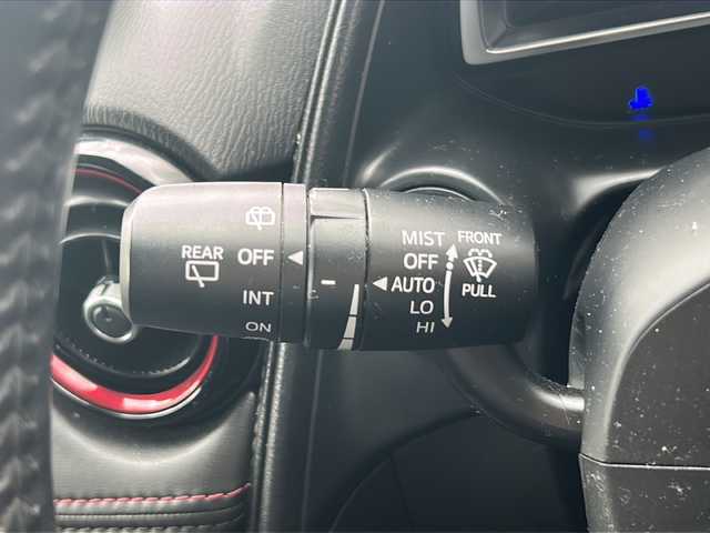 マツダ ＣＸ－３ XD ツーリング 岐阜県 2015(平27)年 5.5万km ソウルレッドプレミアムメタリック 登録時走行距離54934km/純正マツダコネクトナビ/ディスプレイオーディオ/フルセグテレビ/バックカメラ/Blue tooth・CD・AUX/純正ETC2.0/スマートブレーキサポート/iStop/ブラインドスポットモニター/パーキングセンサー/コーナーセンサー前後/ドライブレコーダー前後/レーダークルーズコントロール/レーンキープアシスト/ＬＥＤヘッドライト/オートライト/ハイビームアシスト/ウィンカーミラー/横滑り防止装置/盗難防止装置/エアバッグ運転席・助手席/カーテンエアバッグ/ハーフレザーシート/フルフラットシート/純正フロアマット/プッシュスタート/スマートキー/スペアキー1本/アイドリングストップ/純正18アルミホイール/取扱説明書/記録簿/パドルシフト/ドアバイザー/禁煙車