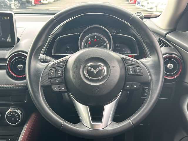 マツダ ＣＸ－３ XD ツーリング 岐阜県 2015(平27)年 5.5万km ソウルレッドプレミアムメタリック 登録時走行距離54934km/純正マツダコネクトナビ/ディスプレイオーディオ/フルセグテレビ/バックカメラ/Blue tooth・CD・AUX/純正ETC2.0/スマートブレーキサポート/iStop/ブラインドスポットモニター/パーキングセンサー/コーナーセンサー前後/ドライブレコーダー前後/レーダークルーズコントロール/レーンキープアシスト/ＬＥＤヘッドライト/オートライト/ハイビームアシスト/ウィンカーミラー/横滑り防止装置/盗難防止装置/エアバッグ運転席・助手席/カーテンエアバッグ/ハーフレザーシート/フルフラットシート/純正フロアマット/プッシュスタート/スマートキー/スペアキー1本/アイドリングストップ/純正18アルミホイール/取扱説明書/記録簿/パドルシフト/ドアバイザー/禁煙車