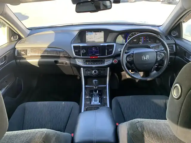 ホンダ アコード ハイブリッド EX 大分県 2015(平27)年 8.5万km ホワイトオーキッドパール ・純正HDDインターナビ/・フルセグ/・バックカメラ/・ナビ連動ETC2.0/・アダプティブクルーズコントロール/・ホンダセンシング/・オートハイビーム/・レーンキープアシスト/・パーキングセンサー/・前席パワーシート/・リアシェード