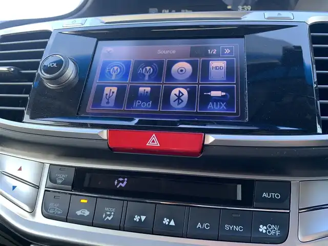 ホンダ アコード ハイブリッド EX 大分県 2015(平27)年 8.5万km ホワイトオーキッドパール ・純正HDDインターナビ/・フルセグ/・バックカメラ/・ナビ連動ETC2.0/・アダプティブクルーズコントロール/・ホンダセンシング/・オートハイビーム/・レーンキープアシスト/・パーキングセンサー/・前席パワーシート/・リアシェード