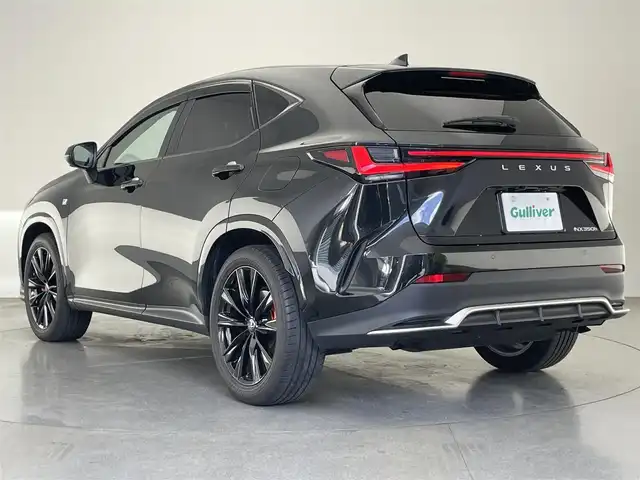 レクサス ＮＸ 350h Fスポーツ 愛知県 2023(令5)年 2.4万km グラファイトブラックガラスフレーク 純正１４型ナビＴＶ　ムーンルーフ　赤黒革　禁煙車　デジタルインナーミラー　全方位カメラ　内蔵型前後ドラレコ　オレンジキャリパー　ＡＣ１００Ｖ　ＨＤＭＩ　ＢＳＭ　ＨＵＤ　衝突軽減　追従クルコン　電動リアゲート　パドルシフト　電動リアゲート　シートヒーター　シートベンチレーション　ハンドルヒーター　ETC2.0　LEDオートライト　フォグランプ　コーナーセンサー　メモリシート　純正フロアマット　電動パーキング　