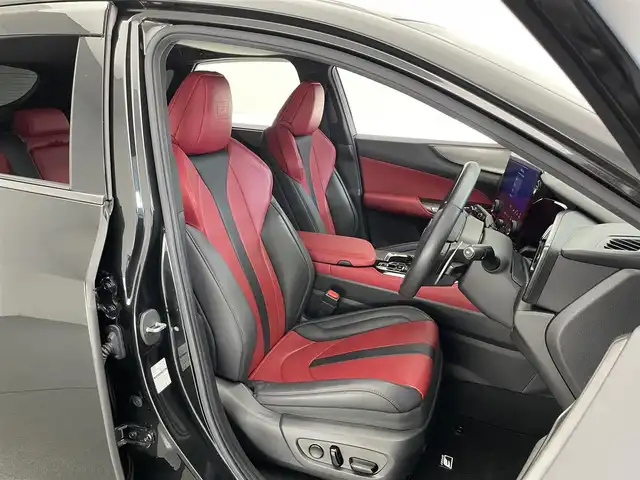 レクサス ＮＸ 350h Fスポーツ 愛知県 2023(令5)年 2.4万km グラファイトブラックガラスフレーク 純正１４型ナビＴＶ　ムーンルーフ　赤黒革　禁煙車　デジタルインナーミラー　全方位カメラ　内蔵型前後ドラレコ　オレンジキャリパー　ＡＣ１００Ｖ　ＨＤＭＩ　ＢＳＭ　ＨＵＤ　衝突軽減　追従クルコン　電動リアゲート　パドルシフト　電動リアゲート　シートヒーター　シートベンチレーション　ハンドルヒーター　ETC2.0　LEDオートライト　フォグランプ　コーナーセンサー　メモリシート　純正フロアマット　電動パーキング　
