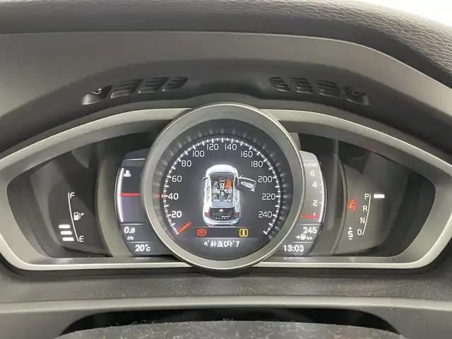 ボルボ Ｖ４０ T3 モメンタム 岡山県 2017(平29)年 3.8万km アイスホワイト 純正HDDナビ【CD/DVD/BT/TV】/バックカメラ/追従型クルーズコントロール/LEDヘッドライト（AUTO機能付）/ビルトインETC/運転席パワーシート/シートメモリ/衝突軽減ブレーキシステム/車線逸脱防止システム/横滑り防止装置/純正17インチアルミホイール/コーナーセンサー後/ドアバイザー/プッシュスタート/パドルシフト/スペアキー１本/保証書/取扱説明書