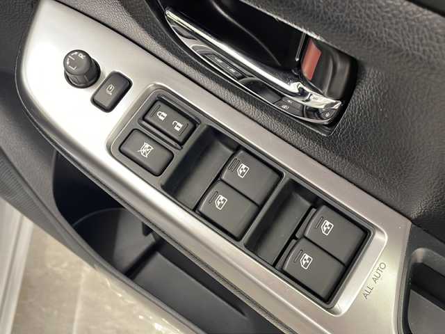 スバル ＷＲＸ Ｓ４ 2．0GT‐S アイサイト 岐阜県 2015(平27)年 5.4万km アイスシルバーメタリック アイサイト/STIエアロ/純正ナビ/Bluetooth/フルセグTV/DVD/バックカメラ/ETC/前席シートヒーター/前席パワーシート/レーダークルーズコントロール/レーンキープ/前後ドライブレコーダー/パドルシフト/電子パーキング/社外AW１８インチ