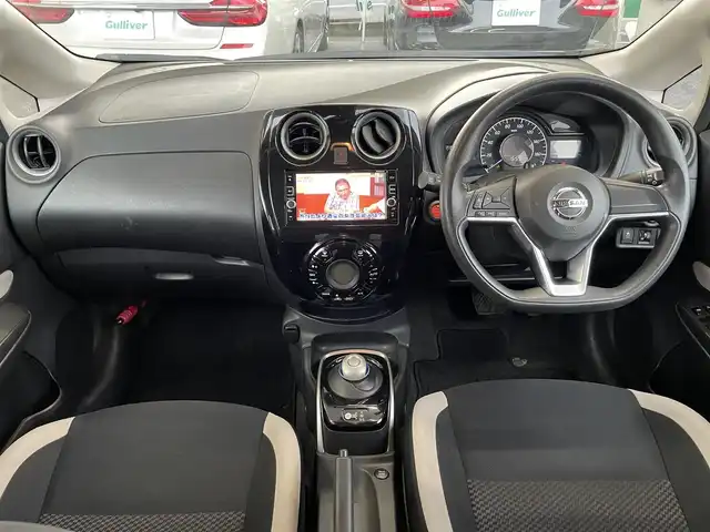 日産 ノート e－パワー X 茨城県 2017(平29)年 8.2万km ガーネットレッド 純正ナビ/（ＴＶ／Ｂｌｕｅｔｏｏｔｈ／ＣＤ／ＤＶＤ）/インテリジェントアラウンドビューモニター/スマートルームミラー/インテリジェントエマージェンシーブレーキ/車線逸脱警報/オートライト/前方ドライブレコーダー/ＥＴＣ/前後コーナーセンサー/衝突軽減防止装置/横滑り防止装置/パーキングセンサー/純正フロアマット/スペアキー/インテリジェントキー