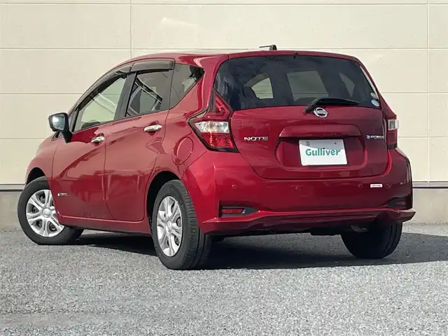 日産 ノート e－パワー X 茨城県 2017(平29)年 8.2万km ガーネットレッド 純正ナビ/（ＴＶ／Ｂｌｕｅｔｏｏｔｈ／ＣＤ／ＤＶＤ）/インテリジェントアラウンドビューモニター/スマートルームミラー/インテリジェントエマージェンシーブレーキ/車線逸脱警報/オートライト/前方ドライブレコーダー/ＥＴＣ/前後コーナーセンサー/衝突軽減防止装置/横滑り防止装置/パーキングセンサー/純正フロアマット/スペアキー/インテリジェントキー