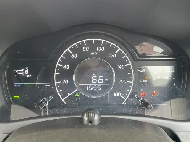 日産 ノート e－パワー X 茨城県 2017(平29)年 8.2万km ガーネットレッド 純正ナビ/（ＴＶ／Ｂｌｕｅｔｏｏｔｈ／ＣＤ／ＤＶＤ）/インテリジェントアラウンドビューモニター/スマートルームミラー/インテリジェントエマージェンシーブレーキ/車線逸脱警報/オートライト/前方ドライブレコーダー/ＥＴＣ/前後コーナーセンサー/衝突軽減防止装置/横滑り防止装置/パーキングセンサー/純正フロアマット/スペアキー/インテリジェントキー