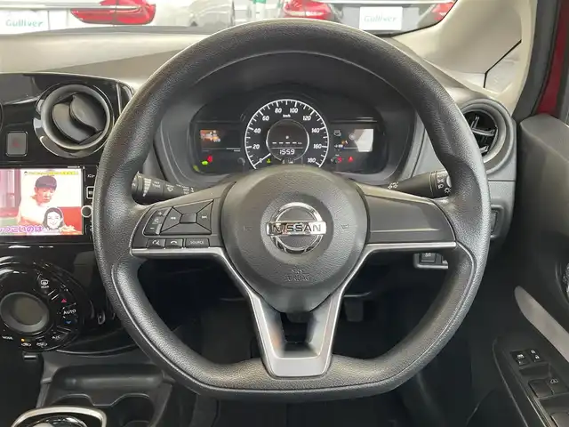 日産 ノート e－パワー X 茨城県 2017(平29)年 8.2万km ガーネットレッド 純正ナビ/（ＴＶ／Ｂｌｕｅｔｏｏｔｈ／ＣＤ／ＤＶＤ）/インテリジェントアラウンドビューモニター/スマートルームミラー/インテリジェントエマージェンシーブレーキ/車線逸脱警報/オートライト/前方ドライブレコーダー/ＥＴＣ/前後コーナーセンサー/衝突軽減防止装置/横滑り防止装置/パーキングセンサー/純正フロアマット/スペアキー/インテリジェントキー