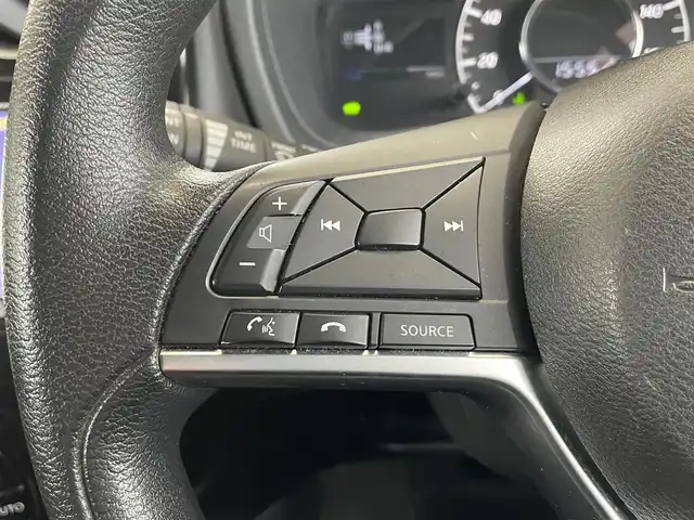 日産 ノート e－パワー X 茨城県 2017(平29)年 8.2万km ガーネットレッド 純正ナビ/（ＴＶ／Ｂｌｕｅｔｏｏｔｈ／ＣＤ／ＤＶＤ）/インテリジェントアラウンドビューモニター/スマートルームミラー/インテリジェントエマージェンシーブレーキ/車線逸脱警報/オートライト/前方ドライブレコーダー/ＥＴＣ/前後コーナーセンサー/衝突軽減防止装置/横滑り防止装置/パーキングセンサー/純正フロアマット/スペアキー/インテリジェントキー