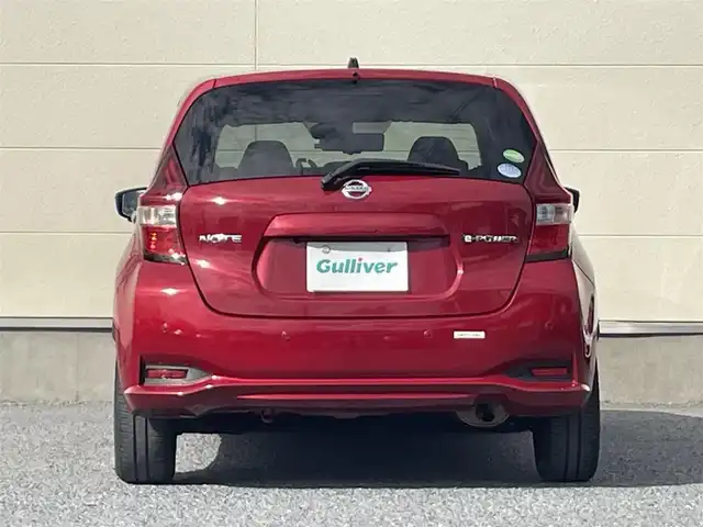 日産 ノート e－パワー X 茨城県 2017(平29)年 8.2万km ガーネットレッド 純正ナビ/（ＴＶ／Ｂｌｕｅｔｏｏｔｈ／ＣＤ／ＤＶＤ）/インテリジェントアラウンドビューモニター/スマートルームミラー/インテリジェントエマージェンシーブレーキ/車線逸脱警報/オートライト/前方ドライブレコーダー/ＥＴＣ/前後コーナーセンサー/衝突軽減防止装置/横滑り防止装置/パーキングセンサー/純正フロアマット/スペアキー/インテリジェントキー