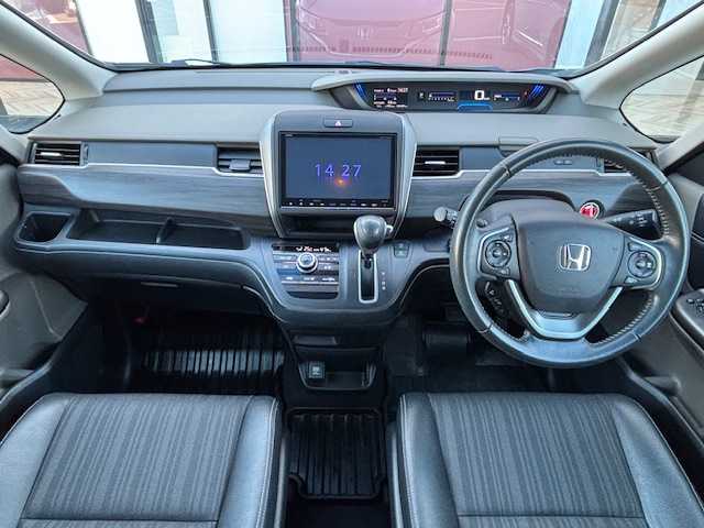 ホンダ フリード＋ G ホンダセンシング 宮城県 2017(平29)年 4.5万km ブルーホライゾンM 登録時走行距離44489ｋｍ/両側パワースライドドア/レーダークルーズコントロール/純正ナビ/・フルセグテレビ/・Bluetooth/純正ドライブレコーダー/バックカメラ/ビルトインＥＴＣ/衝突被害軽減ブレーキ/レーンキープアシスト/ＬＥＤヘッドライト/オートライト/横滑り防止機能/純正アルミホイール/プッシュスタート/スマートキー/ウインカーミラー/電格ミラー/純正フロアマット/後席サンシェード