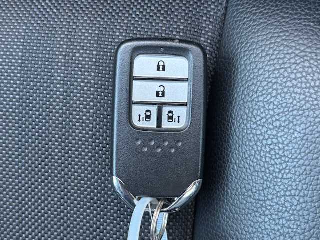 ホンダ フリード＋ G ホンダセンシング 宮城県 2017(平29)年 4.5万km ブルーホライゾンM 登録時走行距離44489ｋｍ/両側パワースライドドア/レーダークルーズコントロール/純正ナビ/・フルセグテレビ/・Bluetooth/純正ドライブレコーダー/バックカメラ/ビルトインＥＴＣ/衝突被害軽減ブレーキ/レーンキープアシスト/ＬＥＤヘッドライト/オートライト/横滑り防止機能/純正アルミホイール/プッシュスタート/スマートキー/ウインカーミラー/電格ミラー/純正フロアマット/後席サンシェード