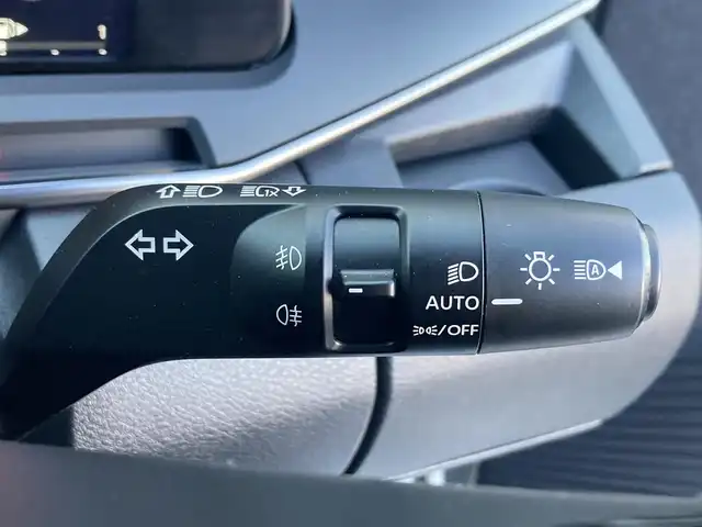 日産 オーラ ニスモ 香川県 2021(令3)年 2.9万km ピュアホワイトパール / スーパーブラック 2トーン 登録時走行距離：28951km/純正9型ナビ/　BT　フルセグTV/全方位カメラ/エマージェンシーブレーキ/レーダークルーズコントロール/レーンキープアシスト/クリアランスソナー/ブラインドスポットモニター/オートハイビーム/LEDヘッドライト/フォグランプ/リアフォグ/電子パーキングブレーキ/置くだけ充電/デジタルインナーミラー/ドライブレコーダー/ビルトインETC2.0/ハーフレザーシート/プッシュスタート/スマートキー