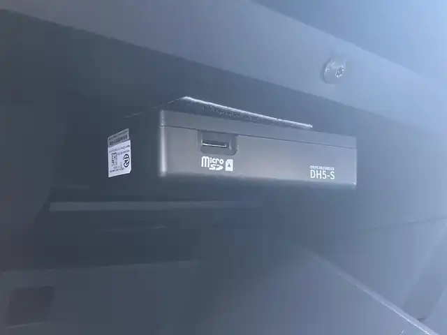 日産 オーラ ニスモ 香川県 2021(令3)年 2.9万km ピュアホワイトパール / スーパーブラック 2トーン 登録時走行距離：28951km/純正9型ナビ/　BT　フルセグTV/全方位カメラ/エマージェンシーブレーキ/レーダークルーズコントロール/レーンキープアシスト/クリアランスソナー/ブラインドスポットモニター/オートハイビーム/LEDヘッドライト/フォグランプ/リアフォグ/電子パーキングブレーキ/置くだけ充電/デジタルインナーミラー/ドライブレコーダー/ビルトインETC2.0/ハーフレザーシート/プッシュスタート/スマートキー