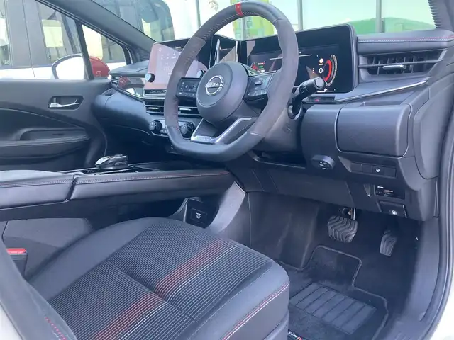 日産 オーラ ニスモ 香川県 2021(令3)年 2.9万km ピュアホワイトパール / スーパーブラック 2トーン 登録時走行距離：28951km/純正9型ナビ/　BT　フルセグTV/全方位カメラ/エマージェンシーブレーキ/レーダークルーズコントロール/レーンキープアシスト/クリアランスソナー/ブラインドスポットモニター/オートハイビーム/LEDヘッドライト/フォグランプ/リアフォグ/電子パーキングブレーキ/置くだけ充電/デジタルインナーミラー/ドライブレコーダー/ビルトインETC2.0/ハーフレザーシート/プッシュスタート/スマートキー