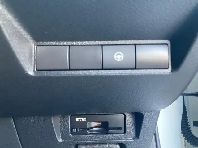 日産 オーラ ニスモ 香川県 2021(令3)年 2.9万km ピュアホワイトパール / スーパーブラック 2トーン 登録時走行距離：28951km/純正9型ナビ/　BT　フルセグTV/全方位カメラ/エマージェンシーブレーキ/レーダークルーズコントロール/レーンキープアシスト/クリアランスソナー/ブラインドスポットモニター/オートハイビーム/LEDヘッドライト/フォグランプ/リアフォグ/電子パーキングブレーキ/置くだけ充電/デジタルインナーミラー/ドライブレコーダー/ビルトインETC2.0/ハーフレザーシート/プッシュスタート/スマートキー