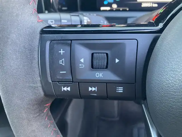 日産 オーラ ニスモ 香川県 2021(令3)年 2.9万km ピュアホワイトパール / スーパーブラック 2トーン 登録時走行距離：28951km/純正9型ナビ/　BT　フルセグTV/全方位カメラ/エマージェンシーブレーキ/レーダークルーズコントロール/レーンキープアシスト/クリアランスソナー/ブラインドスポットモニター/オートハイビーム/LEDヘッドライト/フォグランプ/リアフォグ/電子パーキングブレーキ/置くだけ充電/デジタルインナーミラー/ドライブレコーダー/ビルトインETC2.0/ハーフレザーシート/プッシュスタート/スマートキー