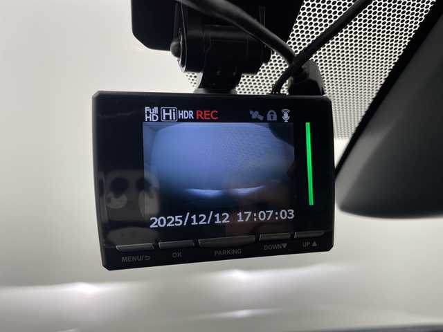 トヨタ ヴォクシー ZS 煌Ⅲ 大分県 2020(令2)年 5.6万km ホワイトパールクリスタルシャイン 社外ナビ（Ｂｌｕｅｔｏｏｔｈ，ＤＶＤ，フルセグＴＶ）　/後席モニター　/両側パワースライド　/セーフティーセンス　/クルーズコントロール　/オートハイビーム　/前後ドラレコ　/ＬＥＤヘッドライト　/ＥＴＣ/ハーフレザーシート/純正ホイール