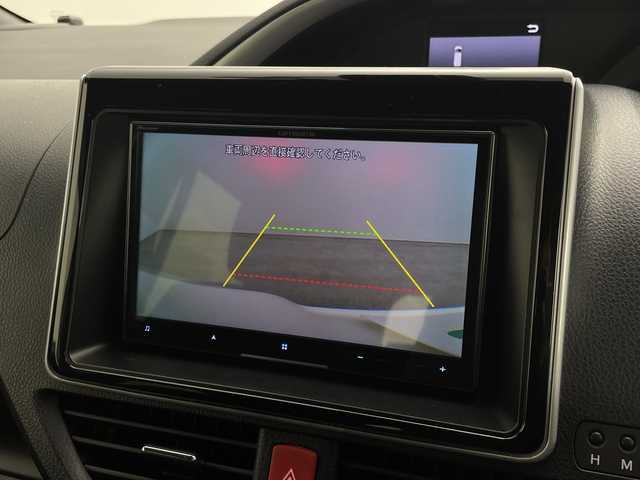 トヨタ ヴォクシー ZS 煌Ⅲ 大分県 2020(令2)年 5.6万km ホワイトパールクリスタルシャイン 社外ナビ（Ｂｌｕｅｔｏｏｔｈ，ＤＶＤ，フルセグＴＶ）　/後席モニター　/両側パワースライド　/セーフティーセンス　/クルーズコントロール　/オートハイビーム　/前後ドラレコ　/ＬＥＤヘッドライト　/ＥＴＣ/ハーフレザーシート/純正ホイール