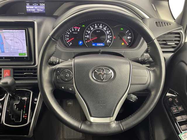 トヨタ ヴォクシー ZS 煌Ⅲ 大分県 2020(令2)年 5.6万km ホワイトパールクリスタルシャイン 社外ナビ（Ｂｌｕｅｔｏｏｔｈ，ＤＶＤ，フルセグＴＶ）　/後席モニター　/両側パワースライド　/セーフティーセンス　/クルーズコントロール　/オートハイビーム　/前後ドラレコ　/ＬＥＤヘッドライト　/ＥＴＣ/ハーフレザーシート/純正ホイール