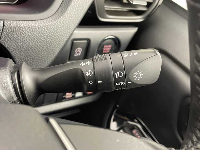 トヨタ ヴォクシー ZS 煌Ⅲ 大分県 2020(令2)年 5.6万km ホワイトパールクリスタルシャイン 社外ナビ（Ｂｌｕｅｔｏｏｔｈ，ＤＶＤ，フルセグＴＶ）　/後席モニター　/両側パワースライド　/セーフティーセンス　/クルーズコントロール　/オートハイビーム　/前後ドラレコ　/ＬＥＤヘッドライト　/ＥＴＣ/ハーフレザーシート/純正ホイール