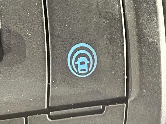 日産 エクストレイル G e－4ORCE 愛知県 2023(令5)年 3.4万km ブリリアントホワイトパール 純正１２．３インチナビ　/（AM/FM/フルセグTV/Bluetooth/USB/CarPlay)/アラウンドビューモニター　/プロパイロット　/自動駐車システム（プロパイロットパーキング）　/ＡＣ１００Ｖ　/ビルトインＥＴＣ２．０　/全席シートヒーター　/電動バックドア　/デジタルインナーミラー　/ワイヤレス充電　/ブラインドスポットモニター（ＢＳＭ）/ヘッドアップディスプレイ（HUD）/メモリ機能付パワーシート/クリアランスソナー/車線逸脱警報/LEDヘッドライト/LEDフォグランプ/黒レザーシート