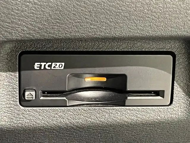 日産 エクストレイル G e－4ORCE 愛知県 2023(令5)年 3.4万km ブリリアントホワイトパール 純正１２．３インチナビ　/（AM/FM/フルセグTV/Bluetooth/USB/CarPlay)/アラウンドビューモニター　/プロパイロット　/自動駐車システム（プロパイロットパーキング）　/ＡＣ１００Ｖ　/ビルトインＥＴＣ２．０　/全席シートヒーター　/電動バックドア　/デジタルインナーミラー　/ワイヤレス充電　/ブラインドスポットモニター（ＢＳＭ）/ヘッドアップディスプレイ（HUD）/メモリ機能付パワーシート/クリアランスソナー/車線逸脱警報/LEDヘッドライト/LEDフォグランプ/黒レザーシート