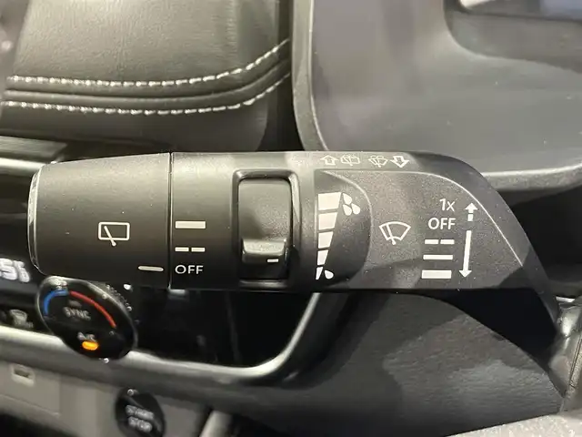 日産 エクストレイル G e－4ORCE 愛知県 2023(令5)年 3.4万km ブリリアントホワイトパール 純正１２．３インチナビ　/（AM/FM/フルセグTV/Bluetooth/USB/CarPlay)/アラウンドビューモニター　/プロパイロット　/自動駐車システム（プロパイロットパーキング）　/ＡＣ１００Ｖ　/ビルトインＥＴＣ２．０　/全席シートヒーター　/電動バックドア　/デジタルインナーミラー　/ワイヤレス充電　/ブラインドスポットモニター（ＢＳＭ）/ヘッドアップディスプレイ（HUD）/メモリ機能付パワーシート/クリアランスソナー/車線逸脱警報/LEDヘッドライト/LEDフォグランプ/黒レザーシート