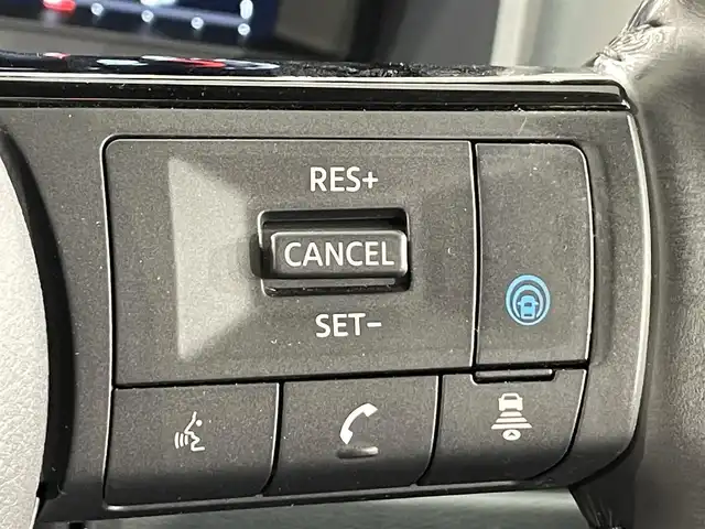 日産 エクストレイル G e－4ORCE 愛知県 2023(令5)年 3.4万km ブリリアントホワイトパール 純正１２．３インチナビ　/（AM/FM/フルセグTV/Bluetooth/USB/CarPlay)/アラウンドビューモニター　/プロパイロット　/自動駐車システム（プロパイロットパーキング）　/ＡＣ１００Ｖ　/ビルトインＥＴＣ２．０　/全席シートヒーター　/電動バックドア　/デジタルインナーミラー　/ワイヤレス充電　/ブラインドスポットモニター（ＢＳＭ）/ヘッドアップディスプレイ（HUD）/メモリ機能付パワーシート/クリアランスソナー/車線逸脱警報/LEDヘッドライト/LEDフォグランプ/黒レザーシート