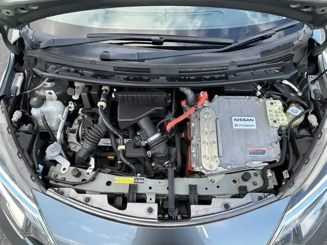 日産 ノート メダリスト 栃木県 2017(平29)年 3.9万km ダークメタルグレー 衝突被害軽減ブレーキ/純正7インチナビ/フルセグTV/DVD/Bluetooth/AUX/SD/全方位カメラ/ETC/前ドライブレコーダー/ハーフレザー/プッシュEgスタート/ステアリングリモコン/LEDオートライト/レーンキープアシスト/スマートルームミラー/純正フロアマット/純正15インチAW/アイドリングストップ/横滑り防止装置