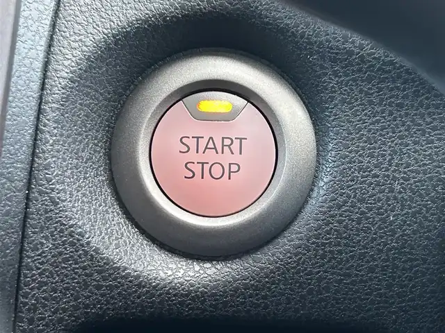 日産 ノート メダリスト 栃木県 2017(平29)年 3.9万km ダークメタルグレー 衝突被害軽減ブレーキ/純正7インチナビ/フルセグTV/DVD/Bluetooth/AUX/SD/全方位カメラ/ETC/前ドライブレコーダー/ハーフレザー/プッシュEgスタート/ステアリングリモコン/LEDオートライト/レーンキープアシスト/スマートルームミラー/純正フロアマット/純正15インチAW/アイドリングストップ/横滑り防止装置