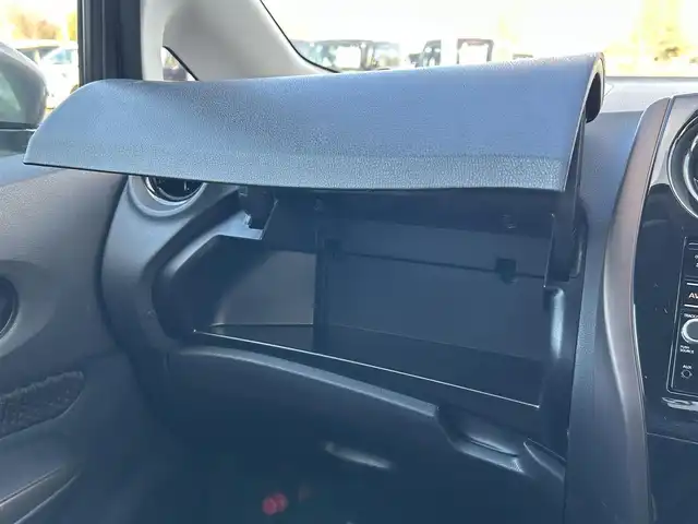 日産 ノート メダリスト 栃木県 2017(平29)年 3.9万km ダークメタルグレー 衝突被害軽減ブレーキ/純正7インチナビ/フルセグTV/DVD/Bluetooth/AUX/SD/全方位カメラ/ETC/前ドライブレコーダー/ハーフレザー/プッシュEgスタート/ステアリングリモコン/LEDオートライト/レーンキープアシスト/スマートルームミラー/純正フロアマット/純正15インチAW/アイドリングストップ/横滑り防止装置