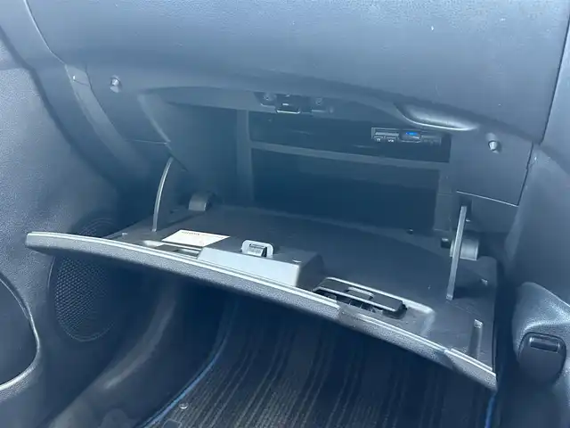 日産 ノート メダリスト 栃木県 2017(平29)年 3.9万km ダークメタルグレー 衝突被害軽減ブレーキ/純正7インチナビ/フルセグTV/DVD/Bluetooth/AUX/SD/全方位カメラ/ETC/前ドライブレコーダー/ハーフレザー/プッシュEgスタート/ステアリングリモコン/LEDオートライト/レーンキープアシスト/スマートルームミラー/純正フロアマット/純正15インチAW/アイドリングストップ/横滑り防止装置